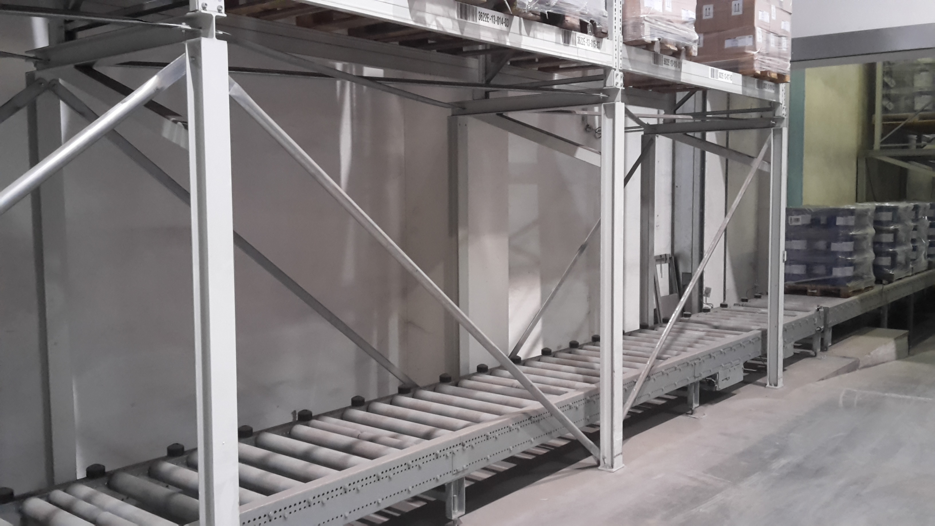 Rollenförderband (28 EUR-Palettenstellplätze)